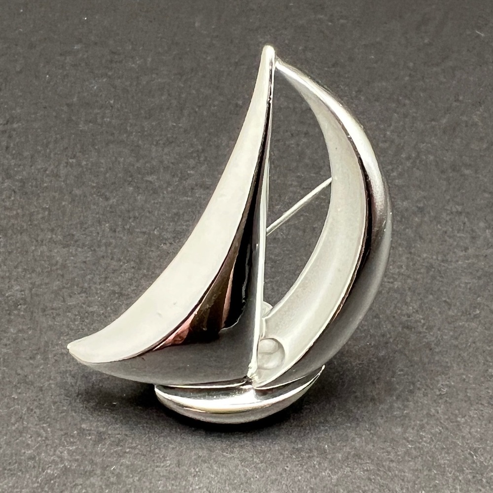 Vintage Danecraft Sailboat Brooch Silver Tone Nautical Sailing Lapel Pin